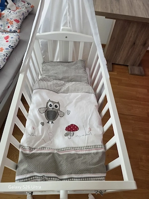 Babywiege Bett inkl. Matratze und Bettzeug 
