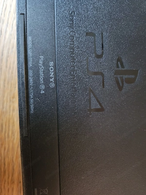 PS4 + 2 Controller + Ladestation + 5 Spiele Bild 3