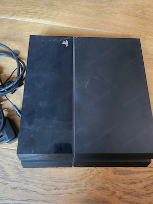 PS4 + 2 Controller + Ladestation + 5 Spiele Bild 2