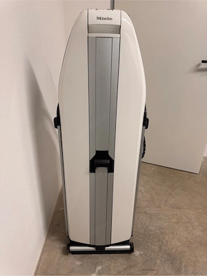 Miele B3847 mit Steamer Bild 2