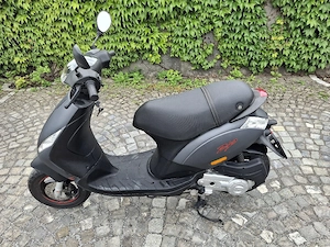  Roller Piaggio Zip Bild 2