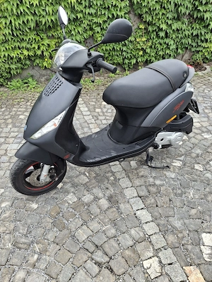  Roller Piaggio Zip Bild 4