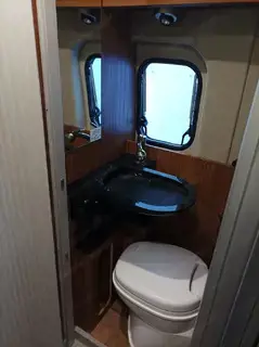 Kastenwagen mit Top Ausstattung wenig km 67000 Bild 5