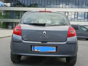 Renault Clio Bild 2