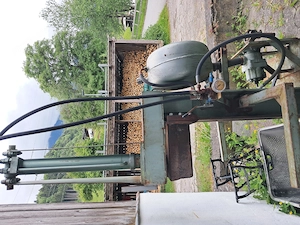Hydraulischer Holzspalter für Traktor   Zapfwelle   robustes Altgerät