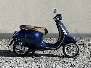 Vespa Primavera 50 Moped Bild 2