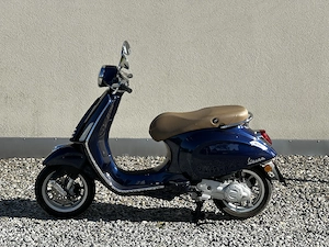 Vespa Primavera 50 Moped Bild 3