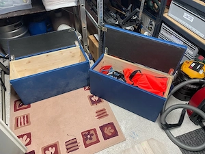Verkaufe 2 Holzboxen für Bootsgondel mit Sitzfläche