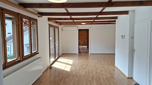 Vermiete kleines Häuschen, 4 Zimmer mit Garten Terrasse und Abstellplatz Bild 7
