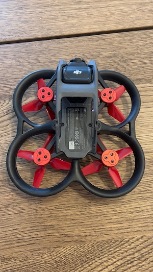 DJI Avata Drohne mit viel Zubehör und Koffer Bild 4