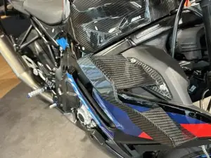 BMW M 1000 R Viel Zubehör Bild 6