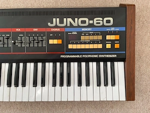 Roland Juno 60 Analog Synthesizer Bild 2