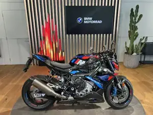 BMW M 1000 R Viel Zubehör Bild 2