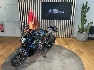 BMW M 1000 R Viel Zubehör Bild 4