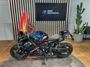 BMW M 1000 R Viel Zubehör Bild 3