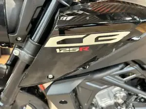 Honda CB 125 R Top Zustand Bild 4