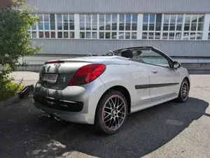 Peugeot 207cc 1,6 Turbo 150Ps Cabrio Roadster  Pickerl 10 26+4 Bild 3