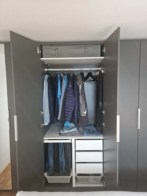 IKEA PAX Kleiderschrank komplett ausgestattet | Grau Weiß | NP 1.498  | neuwertig Bild 5