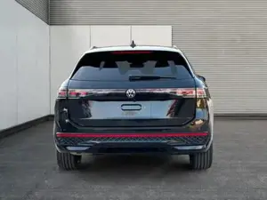 VW Passat Variant R-Line 4WD+PANO+AHK+HARMAN+NAVI+HUD+Matrix+ACC ... Bild 4