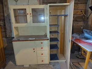 küchenschrank Bild 2