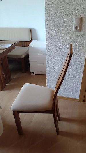 Sitzgruppe mit Tisch und 2 Stühlen Bild 3