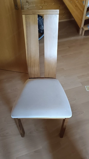 Sitzgruppe mit Tisch und 2 Stühlen Bild 2