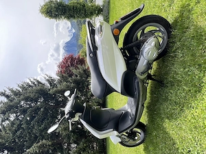 Piaggio Fly 50 2T Roller Moped weiß, fahrbereit 