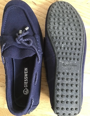 Dunkelblaue Giesswein-Schuhe Bild 2