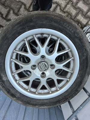 volvo , hyundai 
