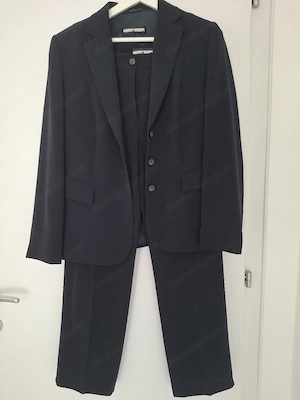 Toller neuer, eleganter Hosenanzug mit Rock Bild 2