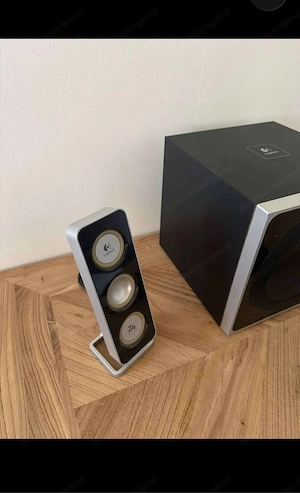 Logitech Z4 2.1 Sound System für PC Lautsprecher Bild 4