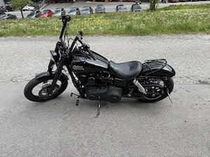 Harley Davidson FXDB Street Bob 2013 - Top Zustand mit vielen Extras Bild 2