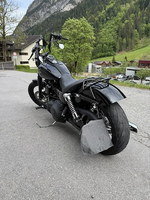Harley Davidson FXDB Street Bob 2013 - Top Zustand mit vielen Extras Bild 4