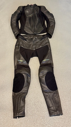 Motorrad Lederkombi Damen   Rekurv Set Jacke Gr. 34 + Hose Gr. 36   kaum getragen   inkl. Rückenprot Bild 3