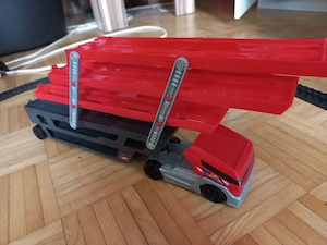großer Hot Wheel Transporter