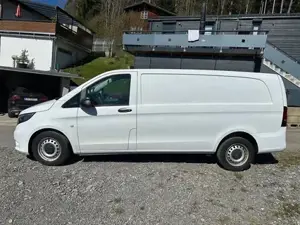 Mercedes Vito 111 CDI extra lang Bild 2