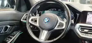 BMW 330 Bild 12
