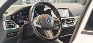 BMW 330 Bild 11