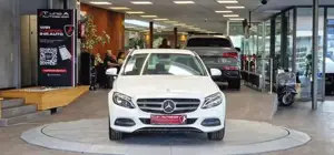 Mercedes-Benz C 180 Bild 2