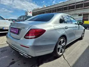 Mercedes-Benz E 220 Bild 8