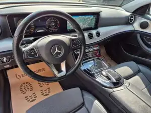 Mercedes-Benz E 220 Bild 13