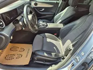 Mercedes-Benz E 220 Bild 11