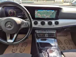 Mercedes-Benz E 220 Bild 18