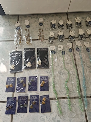 Schmuck Restposten Modeschmuck Flohmarkt Starterpaket Ohrringe Armreifen Markt Verkauf S5 Bild 4
