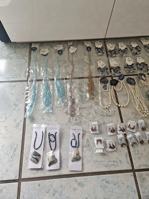 Schmuck Restposten Modeschmuck Flohmarkt Starterpaket Ohrringe Armreifen Markt Verkauf S6 Bild 5