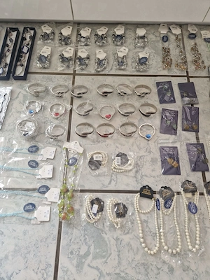 Schmuck Restposten Modeschmuck Flohmarkt Starterpaket Ohrringe Armreifen Markt Verkauf S7 Bild 3