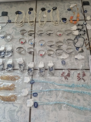Schmuck Restposten Modeschmuck Flohmarkt Starterpaket Ohrringe Armreifen Markt Verkauf S8 Bild 3