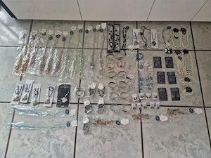 Schmuck Restposten Modeschmuck Flohmarkt Starterpaket Ohrringe Armreifen Markt Verkauf S10