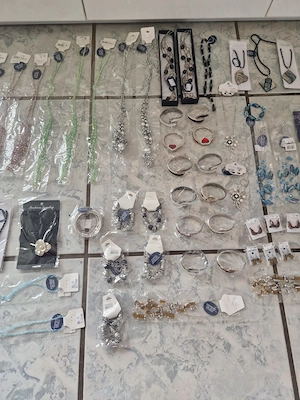 Schmuck Restposten Modeschmuck Flohmarkt Starterpaket Ohrringe Armreifen Markt Verkauf S10 Bild 3
