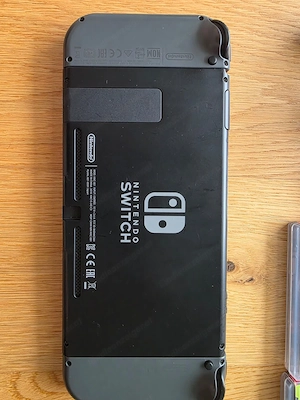 Nintendo Switch Komplettset + 4 Spiele + Zelda Amiibo + evtl. ungepatcht Bild 6
